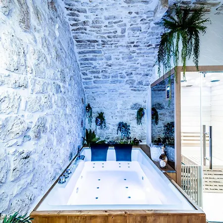 Il Piccolo Borgo Сантерамо-ин-Колле