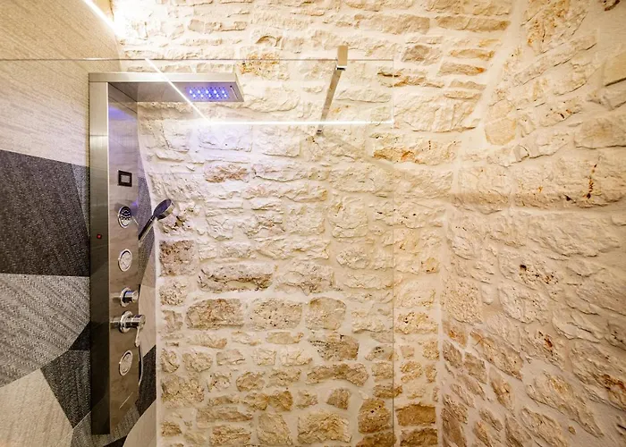 Il Piccolo Borgo سانتيرامو إن كولي